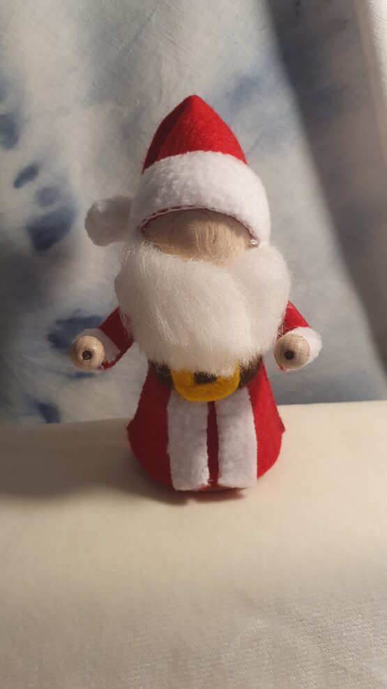 Kerstman - Pegdoll 10 cm en wolvilt